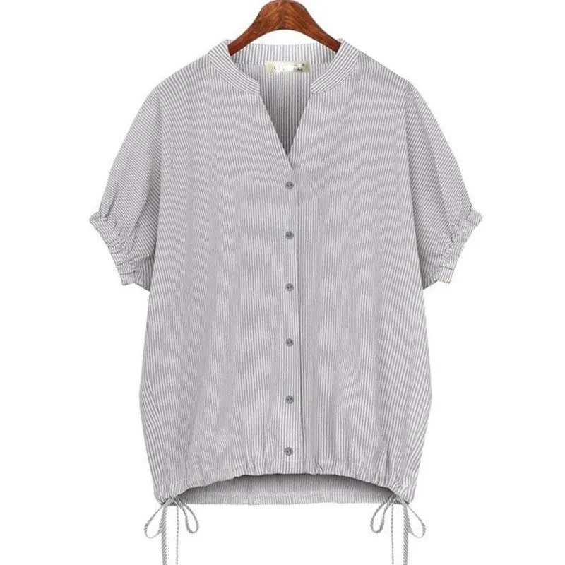 Blouses with loose stripes and raglan sleeves